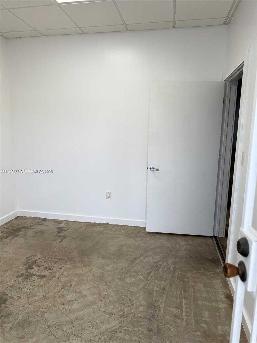 Small Image of 1870 NORTH WEST 21 TERRACE, Miami Number 20