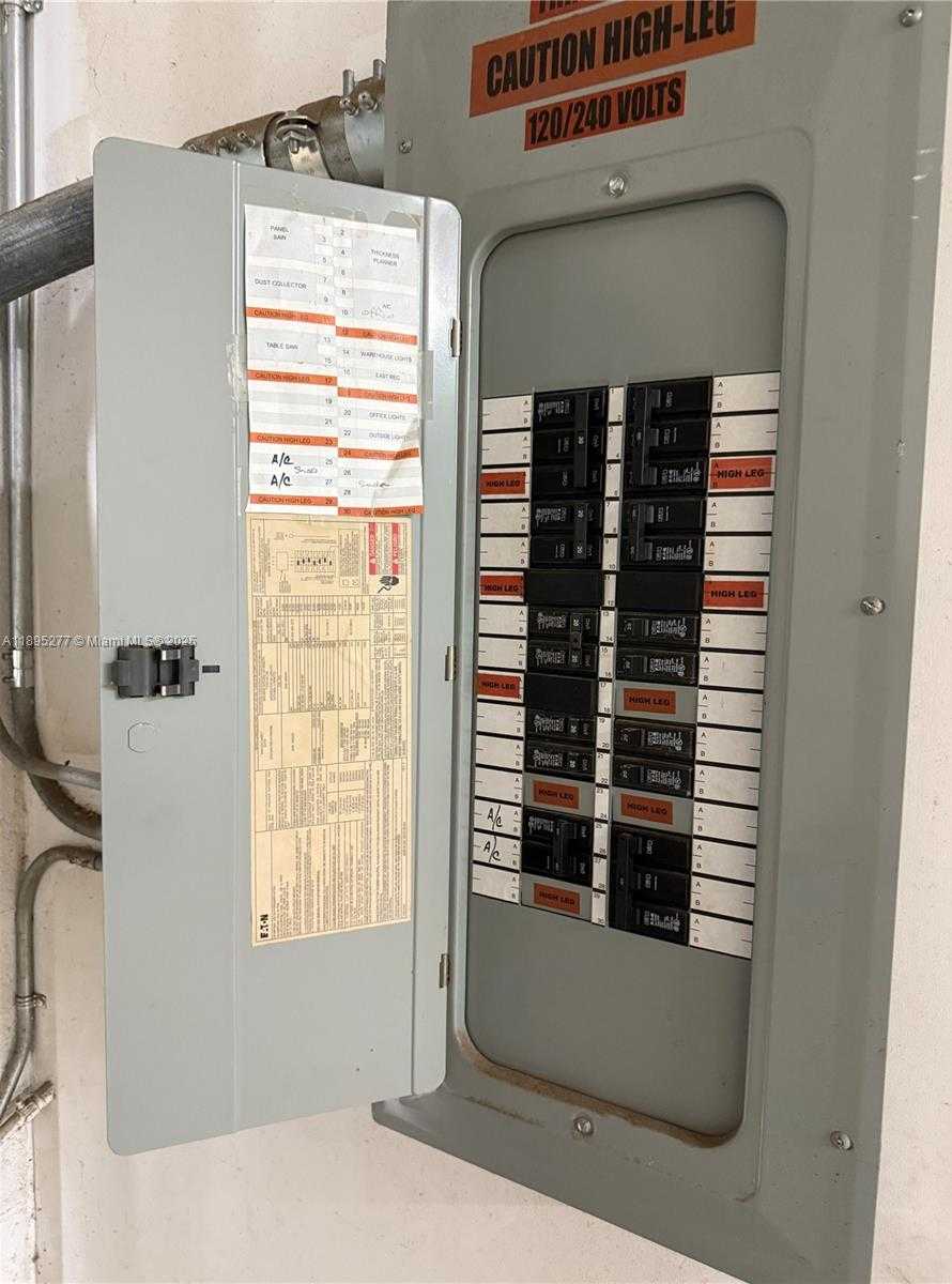 Small Image of 1870 NORTH WEST 21 TERRACE, Miami Number 4