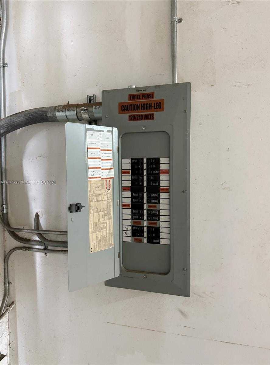 Small Image of 1870 NORTH WEST 21 TERRACE, Miami Number 7