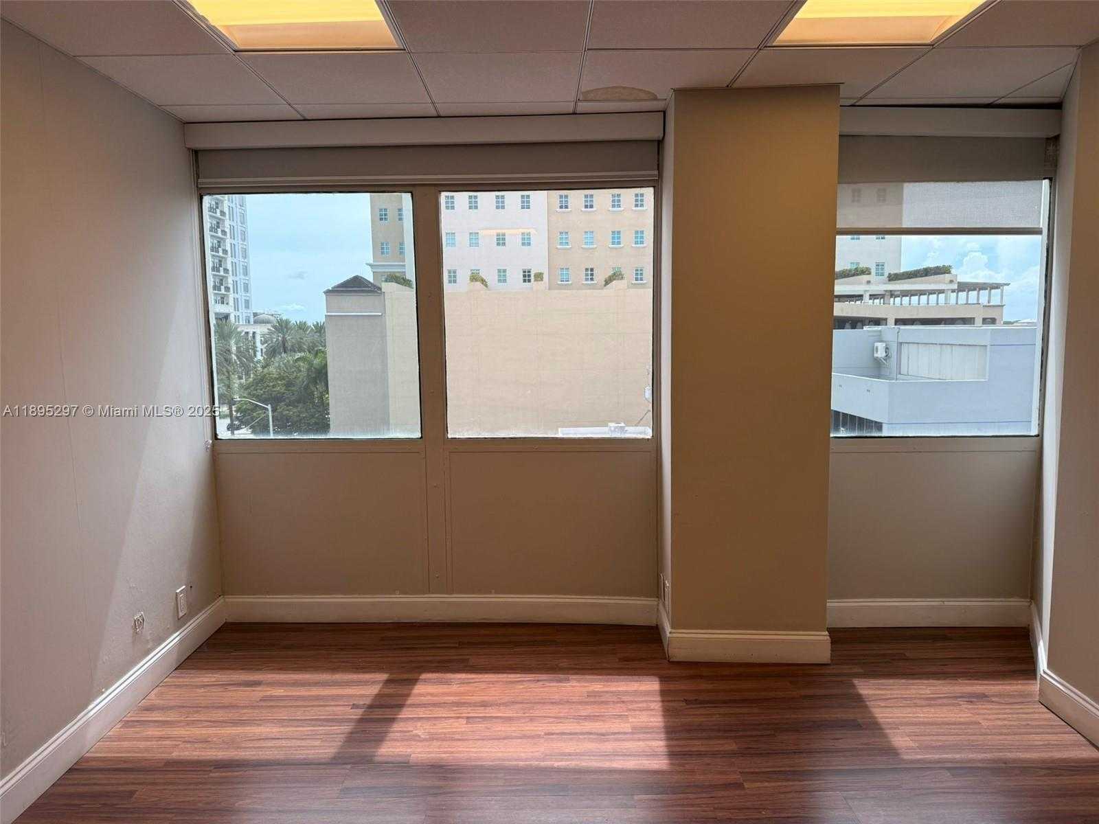 Small Image of 299 ALHAMBRA CIR #510, Coral Gables Number 6