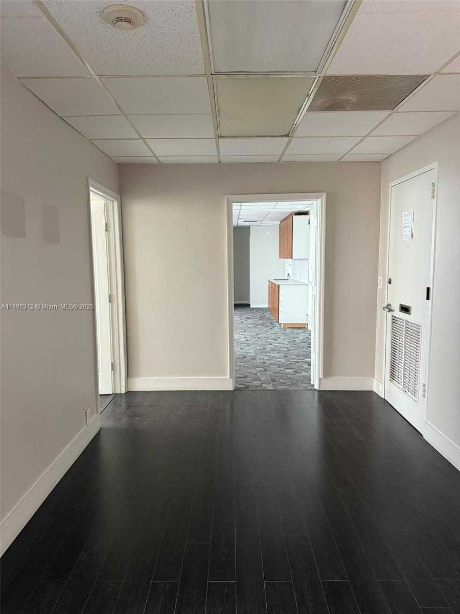 Small Image of 299 ALHAMBRA CIR #519/521, Coral Gables Number 4