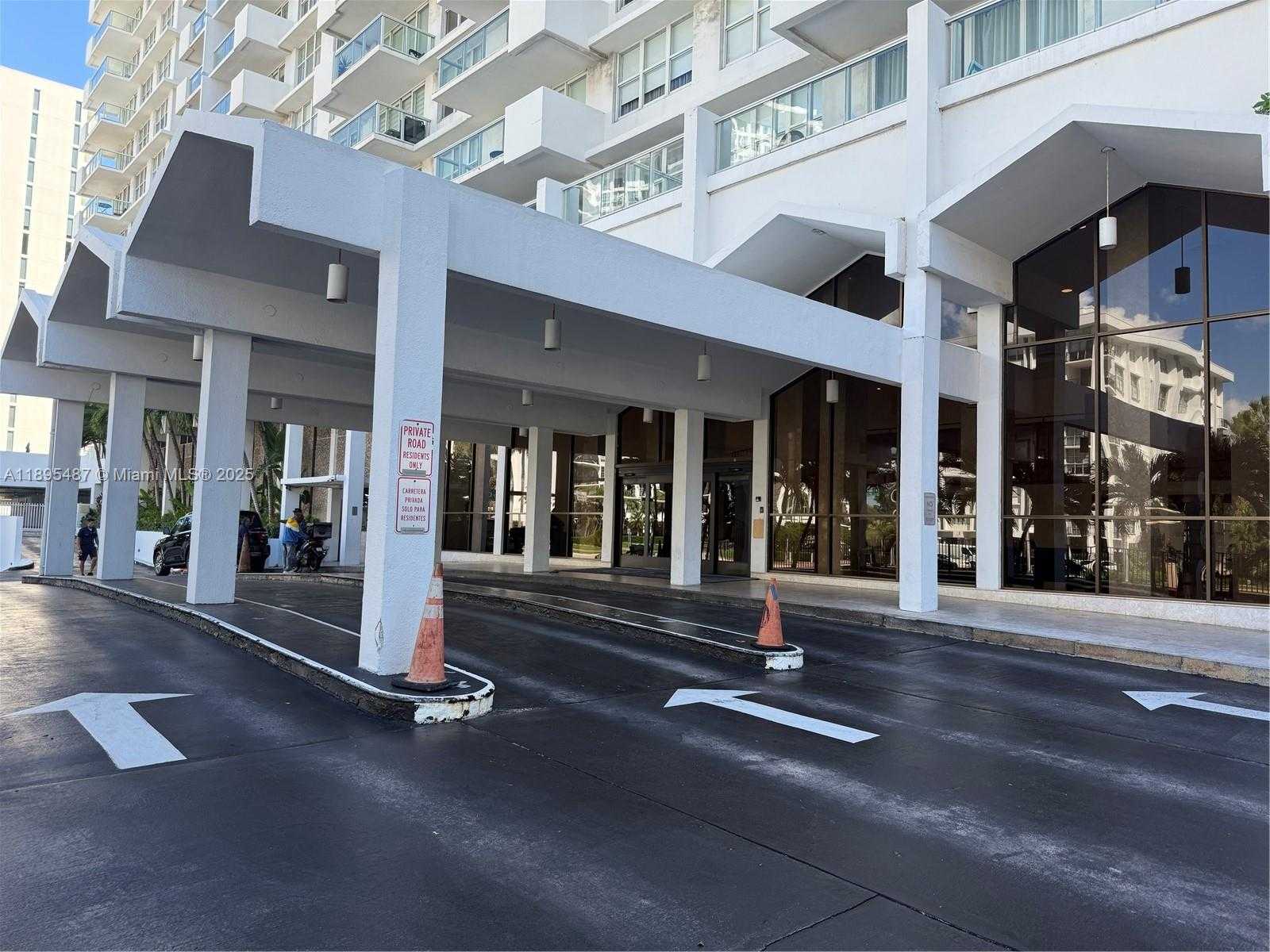 Small Image of 5601 COLLINS AVE #CU-1, Miami Beach Number 2