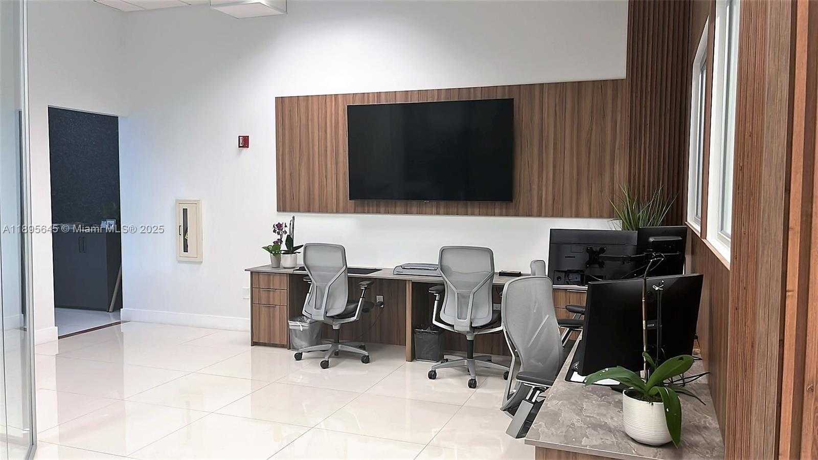 Small Image of 1200 BRICKELL AVE #200-K, Miami Number 3