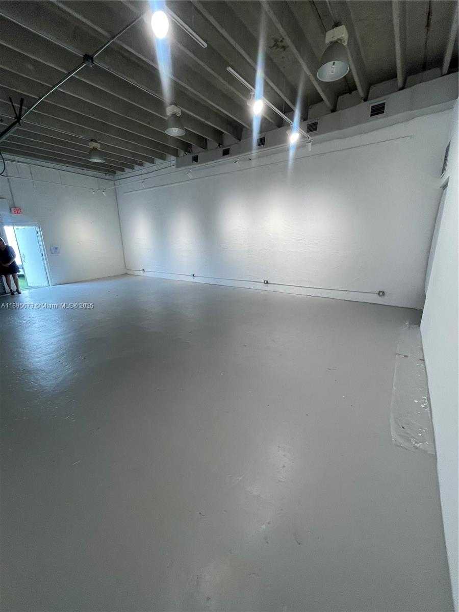 Small Image of 676 NORTH WEST 23RD ST, Miami Number 11