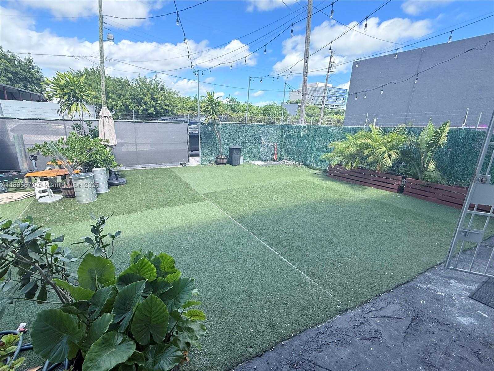 Small Image of 676 NORTH WEST 23RD ST, Miami Number 4