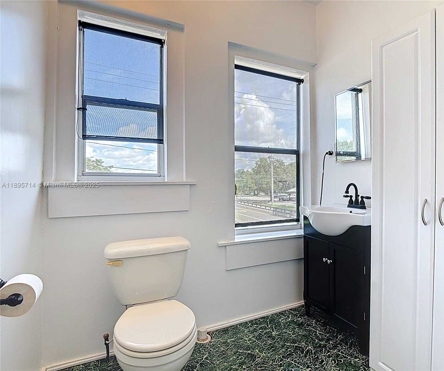Small Image of 390 NORTH BRIDGE, Other City - In The State Of Florida Number 35