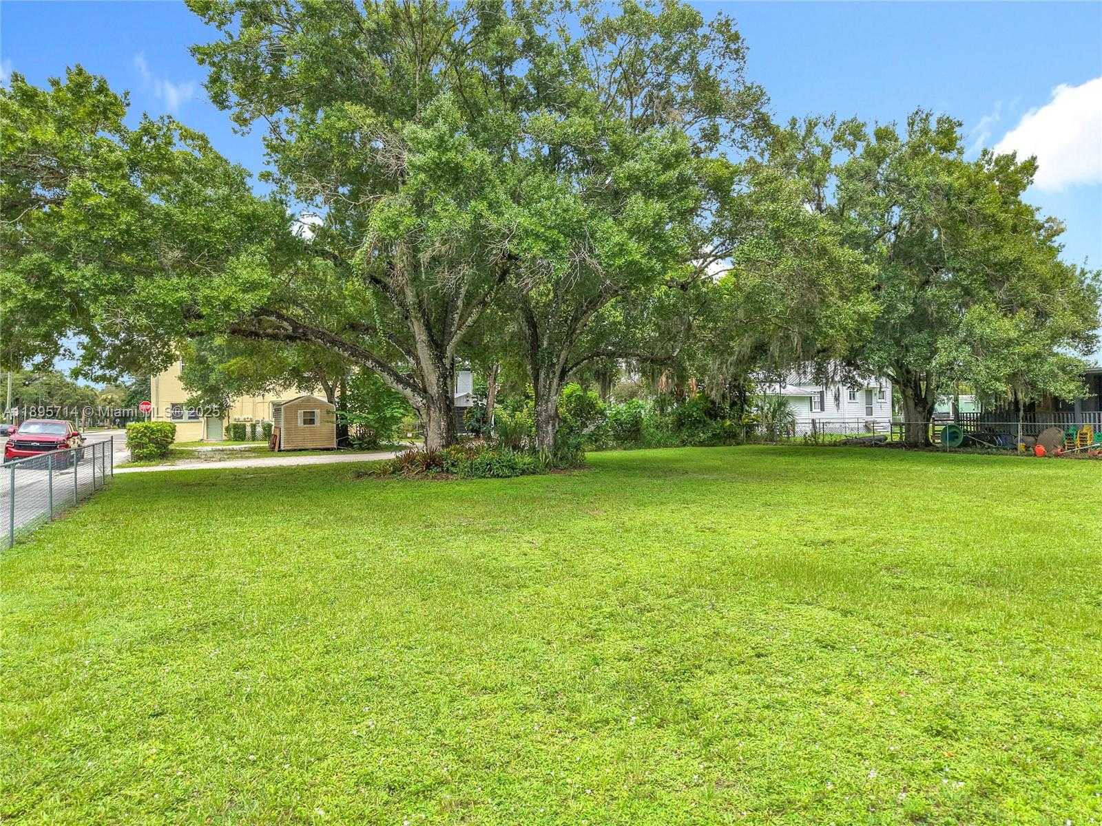 Small Image of 390 NORTH BRIDGE, Other City - In The State Of Florida Number 37