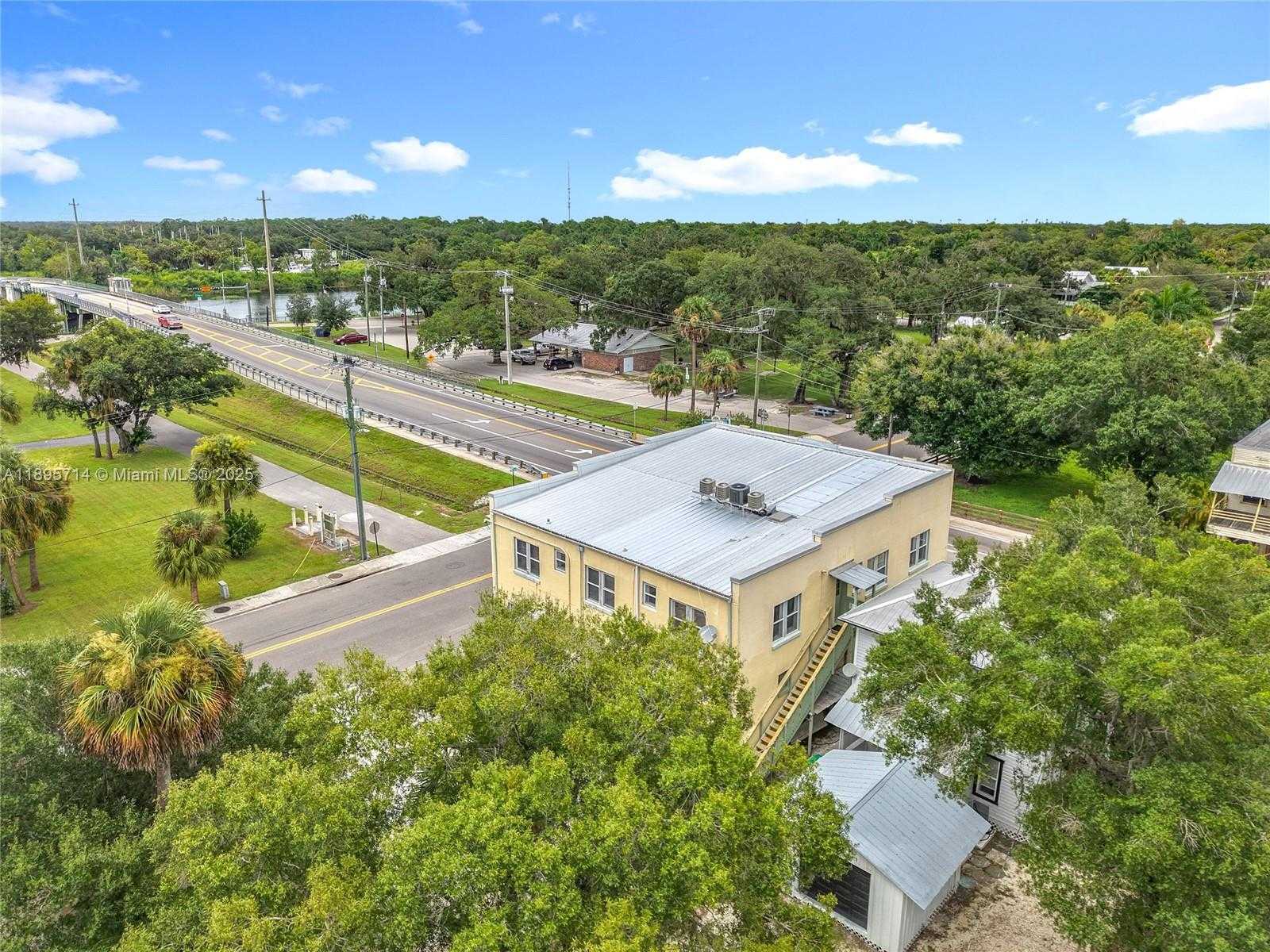 Small Image of 390 NORTH BRIDGE, Other City - In The State Of Florida Number 44