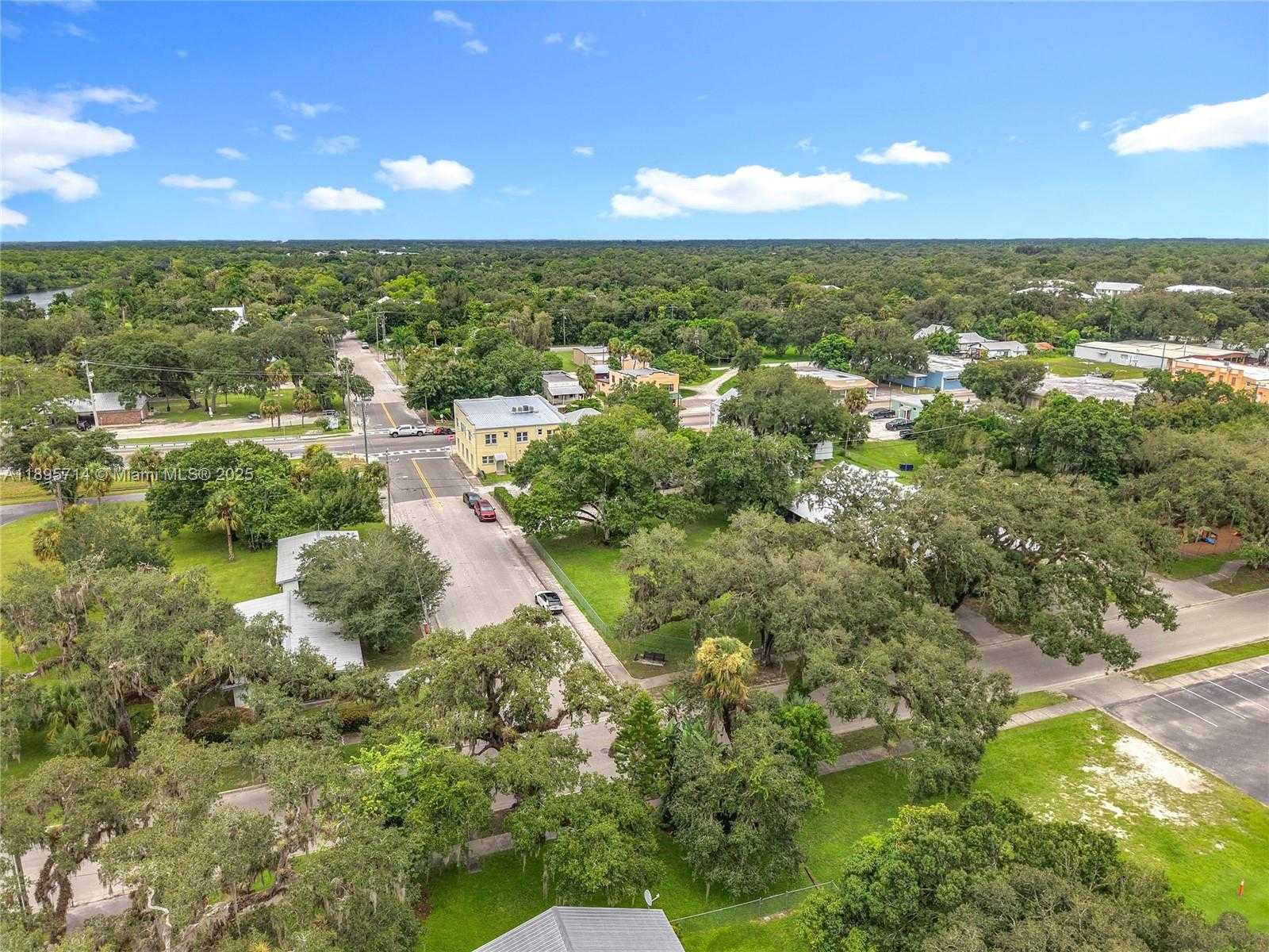 Small Image of 390 NORTH BRIDGE, Other City - In The State Of Florida Number 46