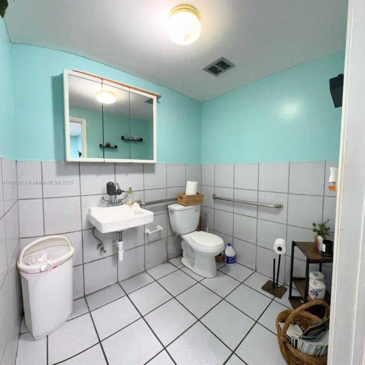 Small Image of 3100 NORTH WEST 27TH AVE, Miami Number 9