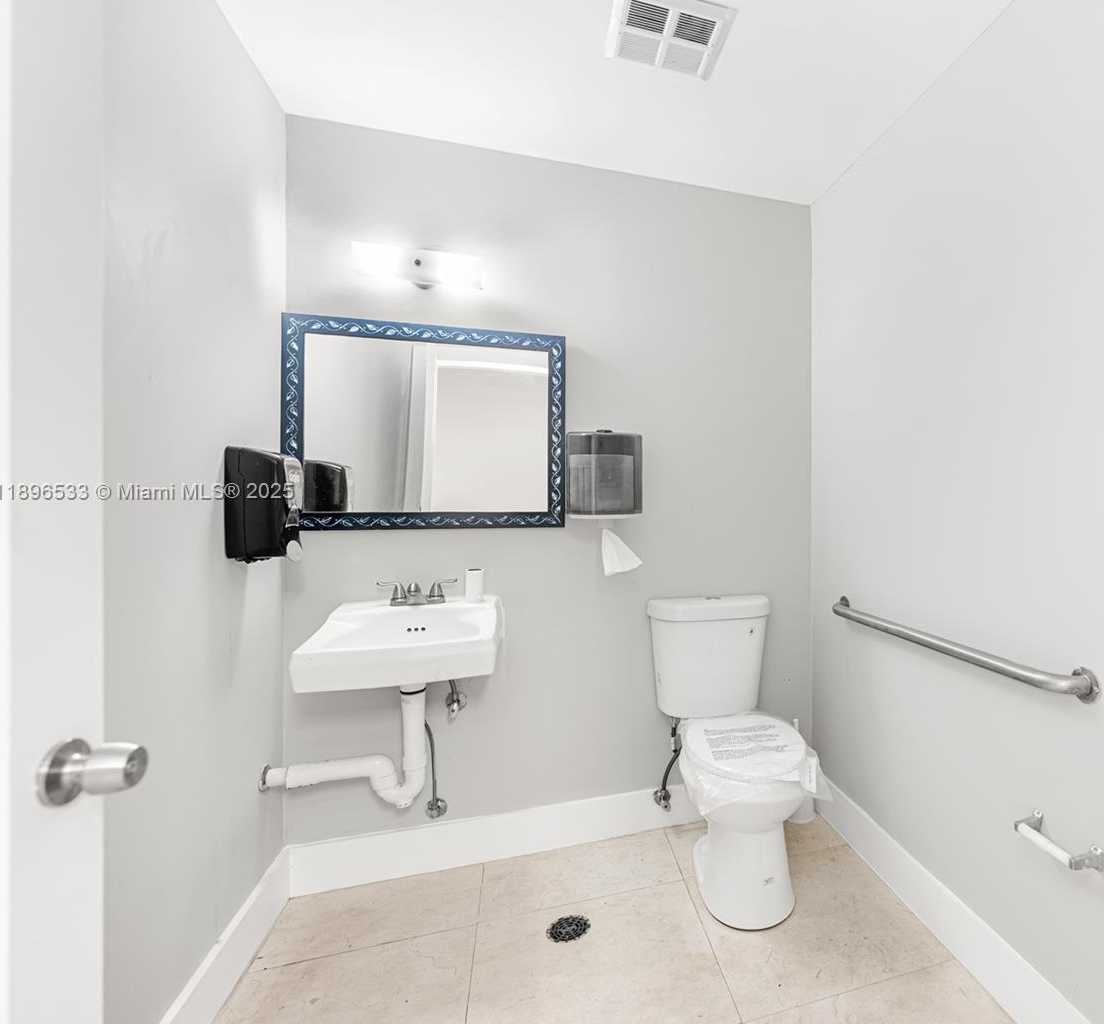 Small Image of 11467 NORTH WEST 34TH ST #11475, Doral Number 16