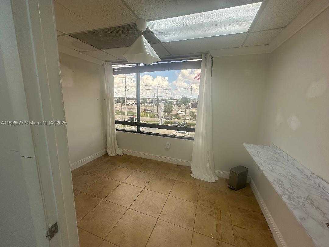Small Image of 2100 WEST 76TH ST #304, Hialeah Number 11