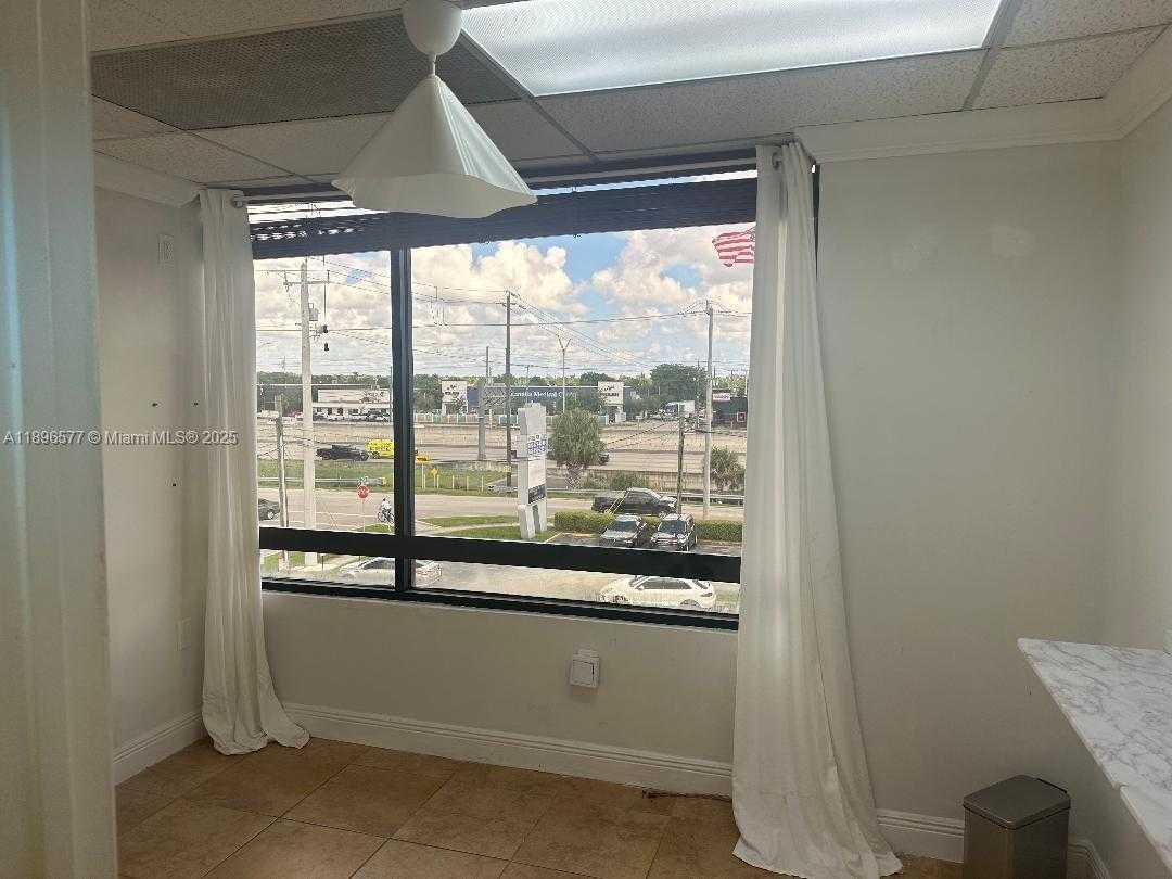 Small Image of 2100 WEST 76TH ST #304, Hialeah Number 12