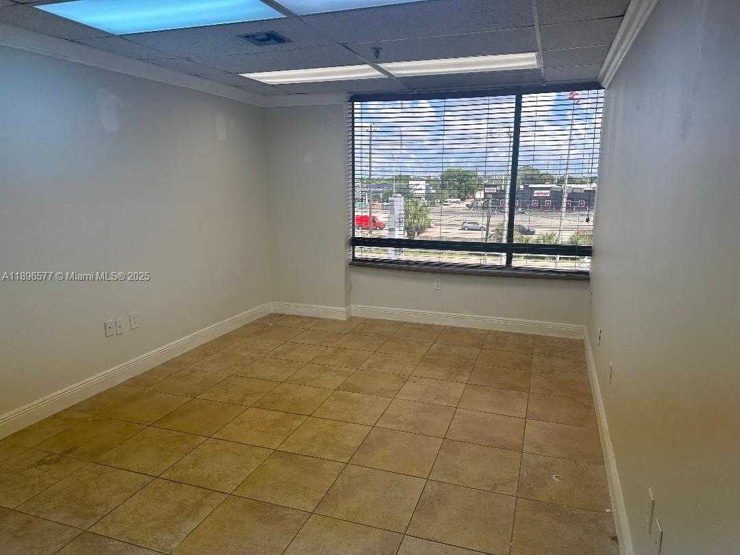 Small Image of 2100 WEST 76TH ST #304, Hialeah Number 14