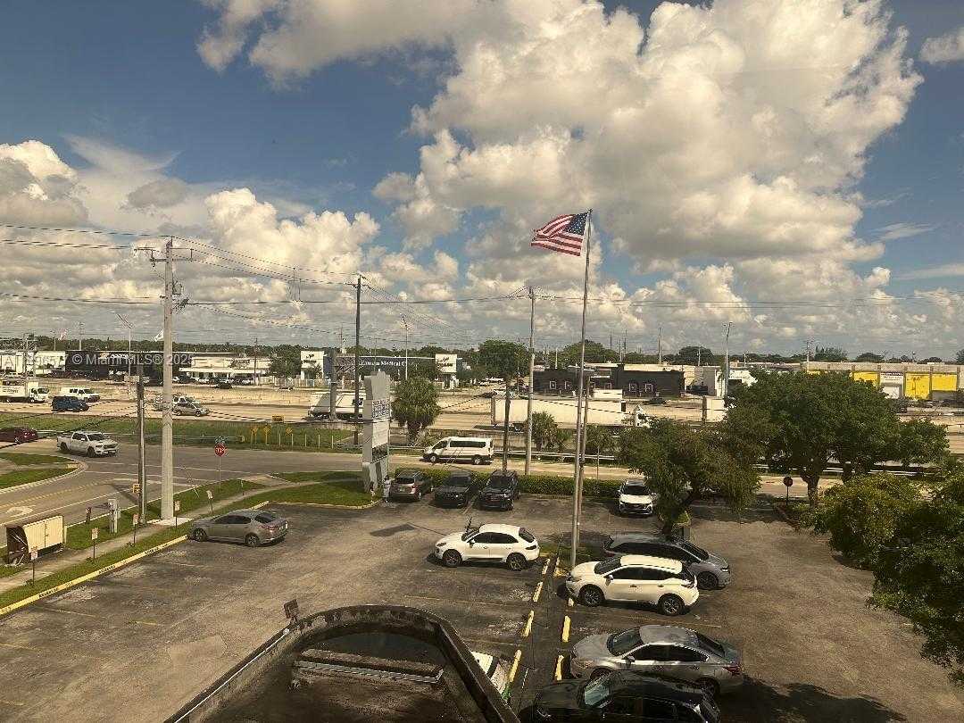 Small Image of 2100 WEST 76TH ST #304, Hialeah Number 17