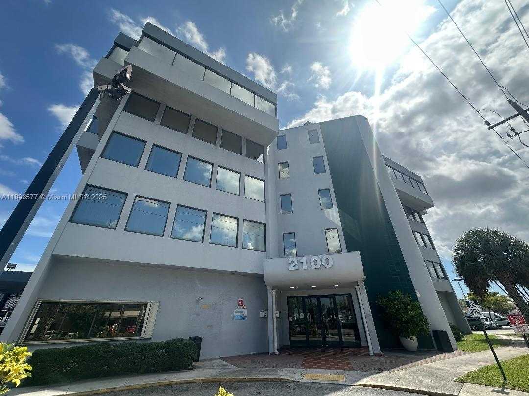 Small Image of 2100 WEST 76TH ST #304, Hialeah Number 2
