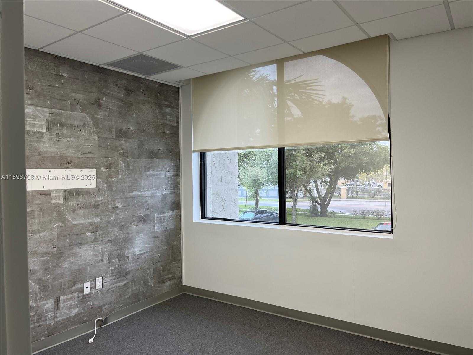 Small Image of 18191 NORTH WEST 68TH AVE, Miami Number 3