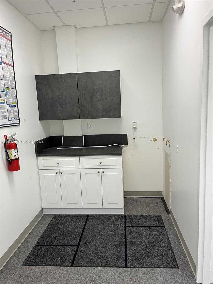 Small Image of 18191 NORTH WEST 68TH AVE, Miami Number 7