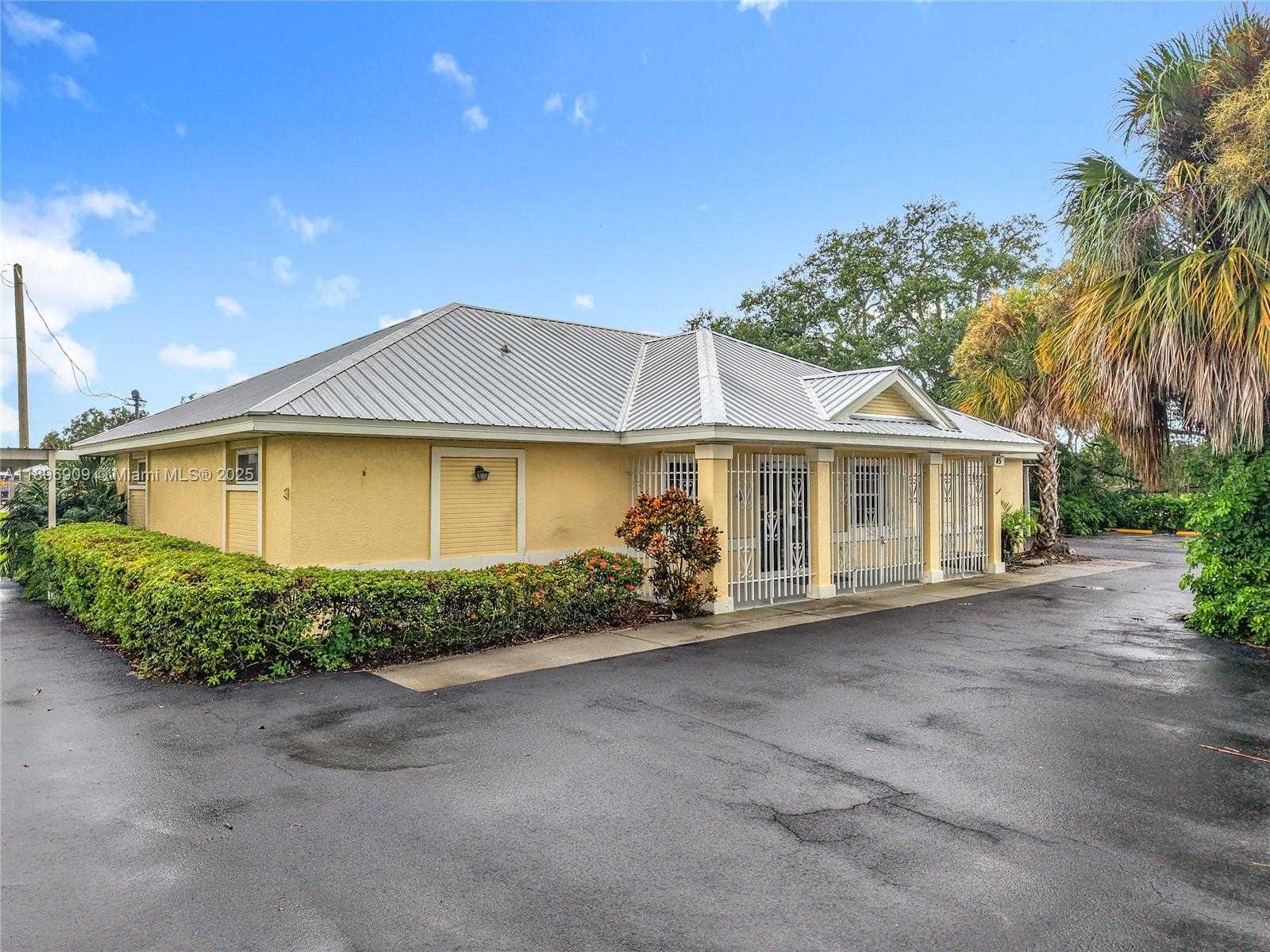 Small Image of 45 BRYAN AVE, Other City - In The State Of Florida Number 2