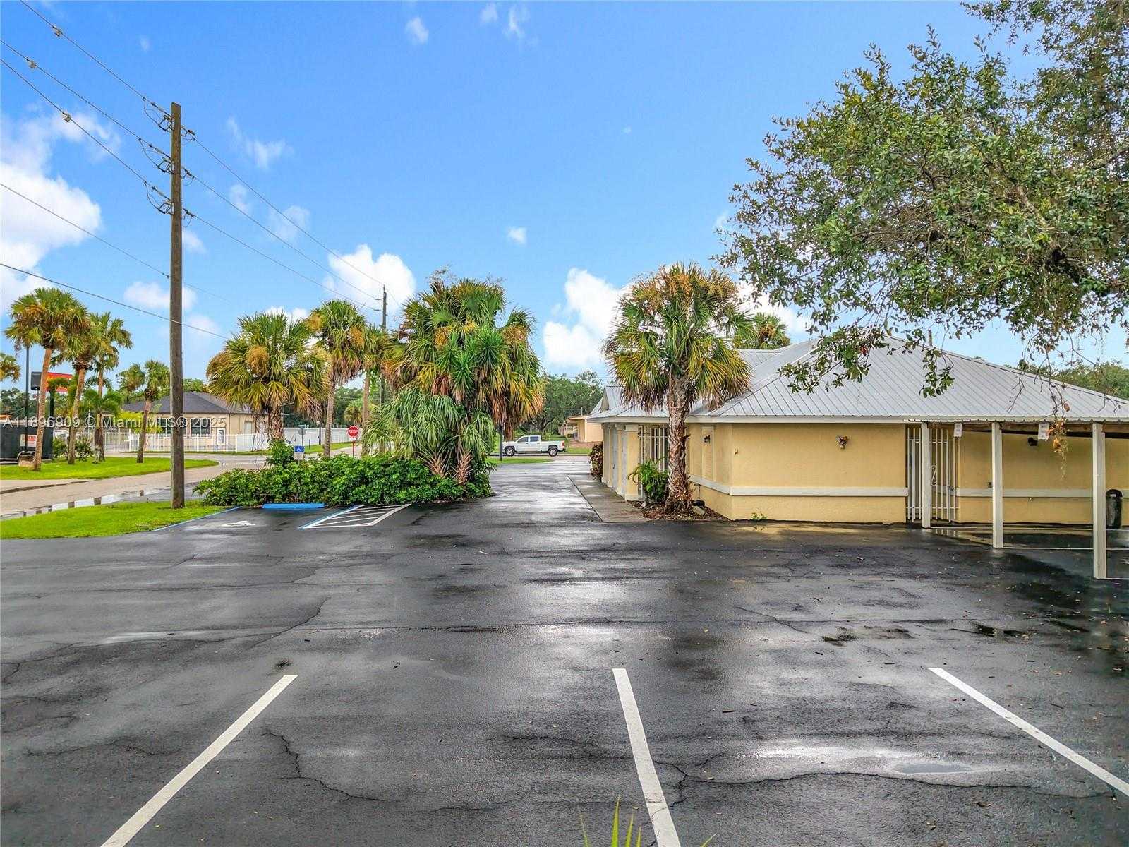 Small Image of 45 BRYAN AVE, Other City - In The State Of Florida Number 29