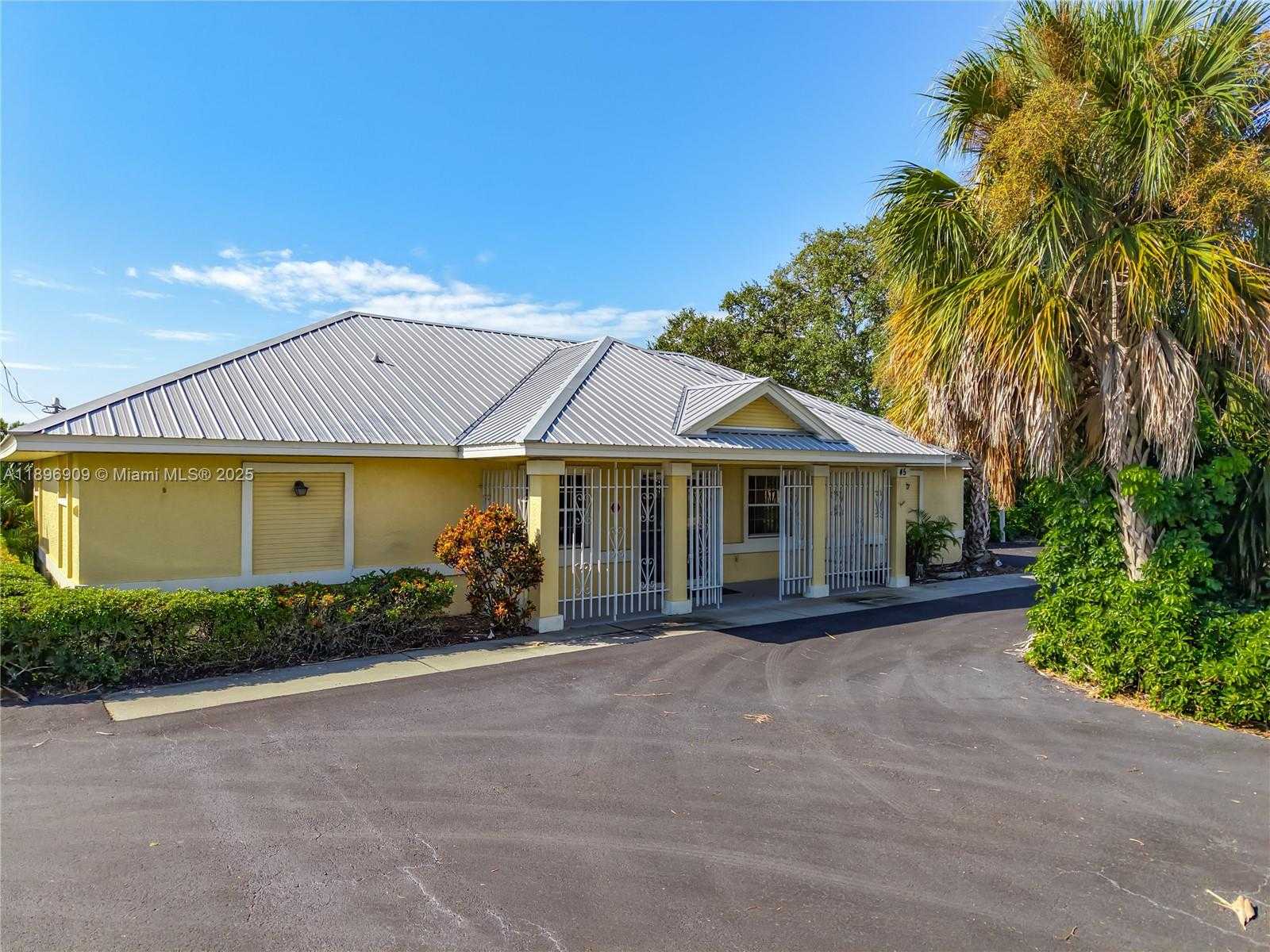 Small Image of 45 BRYAN AVE, Other City - In The State Of Florida Number 6