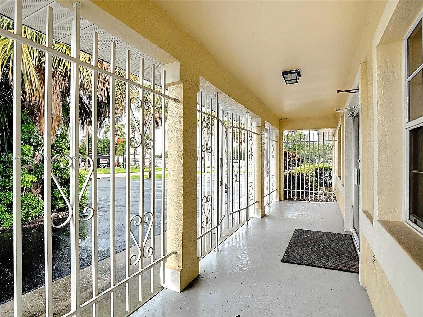 Small Image of 45 BRYAN AVE, Other City - In The State Of Florida Number 8