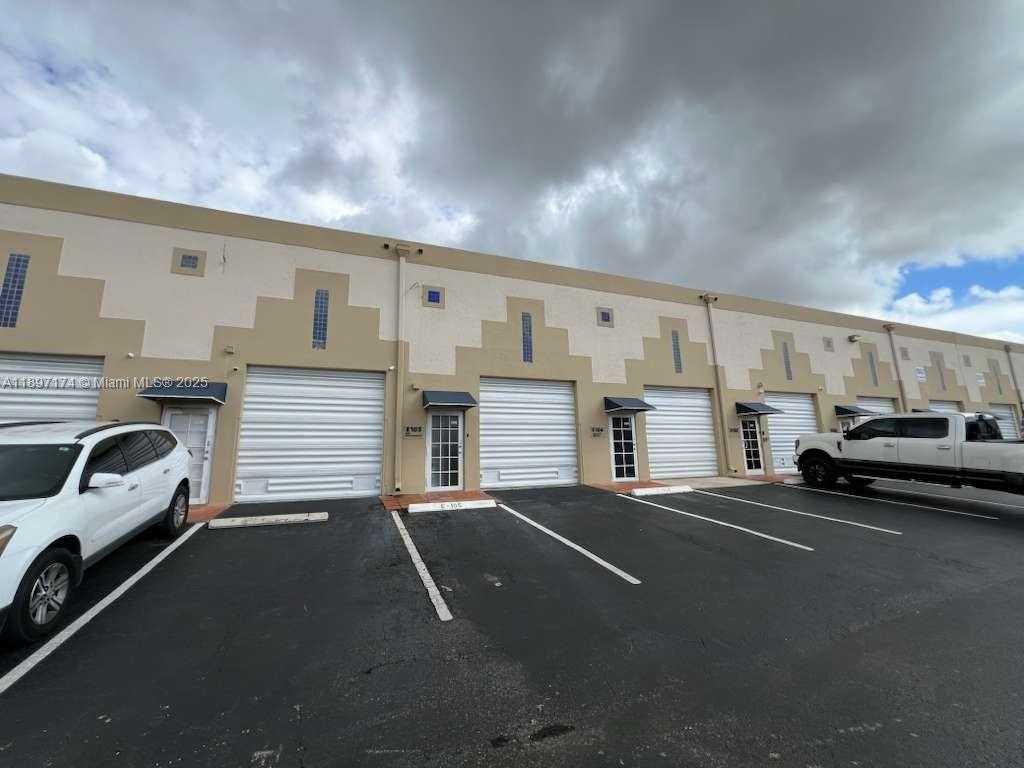 Small Image of 10431 NORTH WEST 28TH ST #E106, Doral Number 3