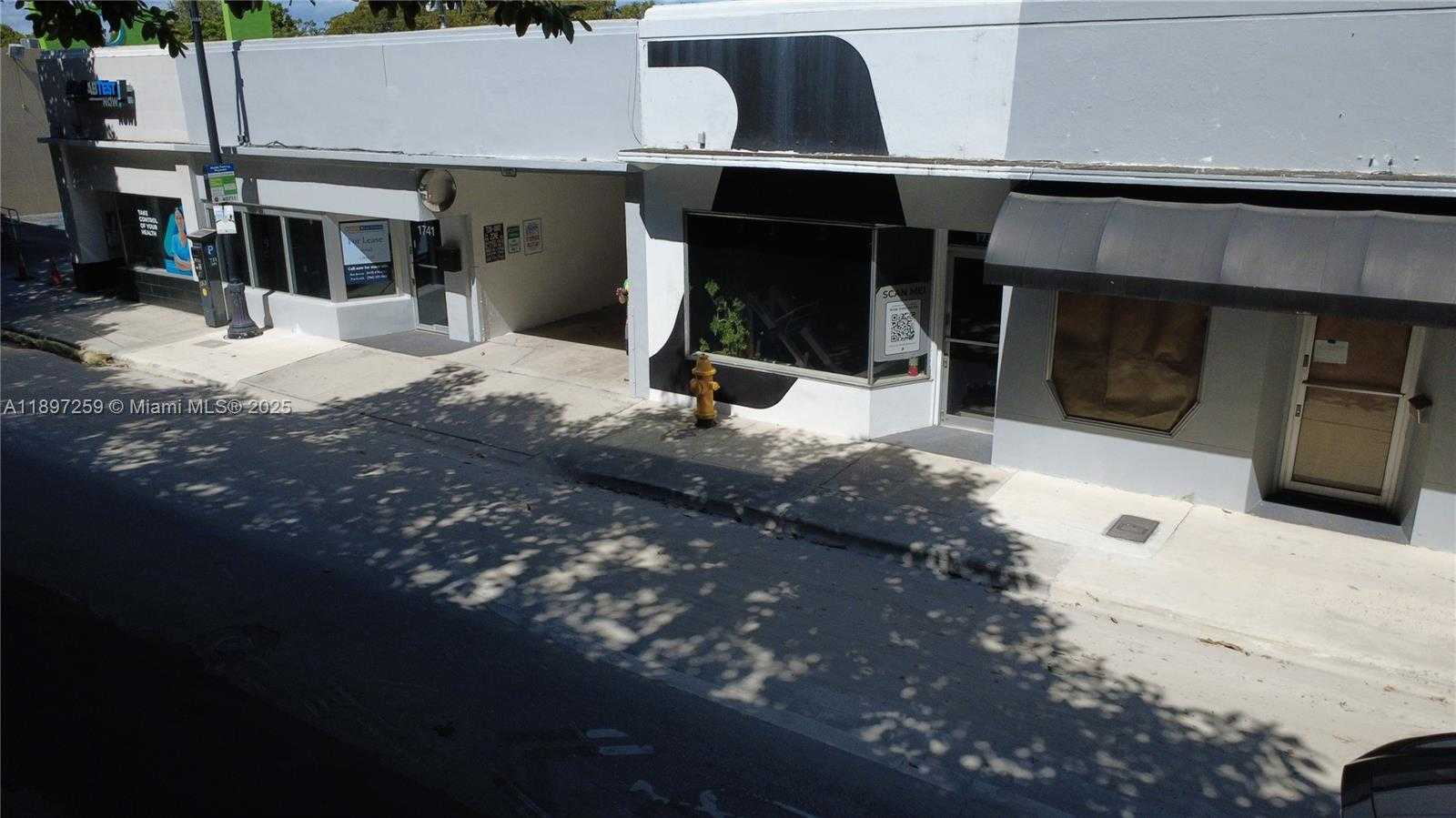 Small Image of 1727 CORAL WAY, Miami Number 9
