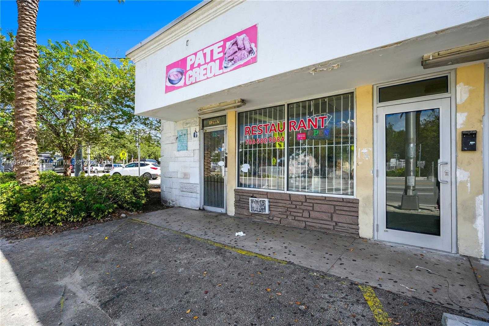 Small Image of 12985 WEST DIXIE HWY, North Miami Number 10