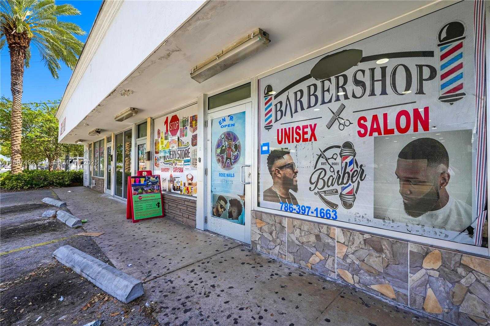 Small Image of 12985 WEST DIXIE HWY, North Miami Number 16