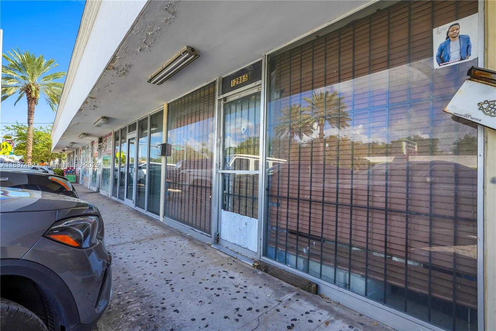 Small Image of 12985 WEST DIXIE HWY, North Miami Number 19