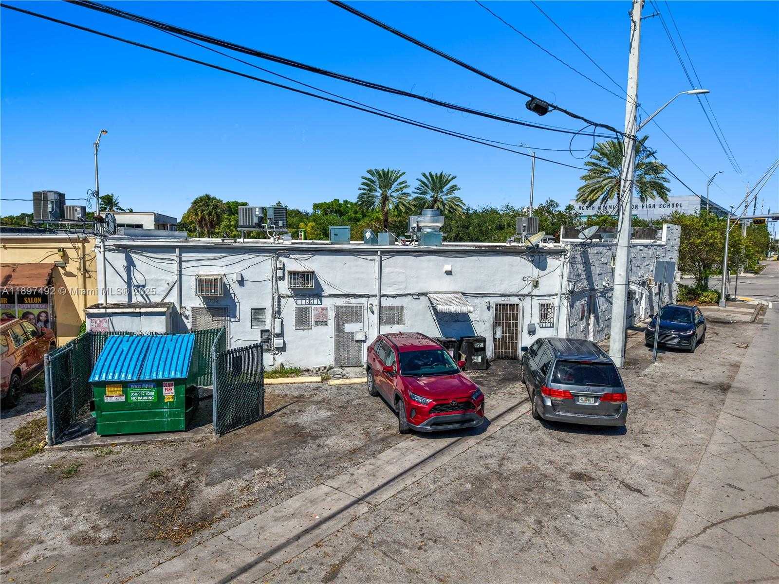 Small Image of 12985 WEST DIXIE HWY, North Miami Number 21