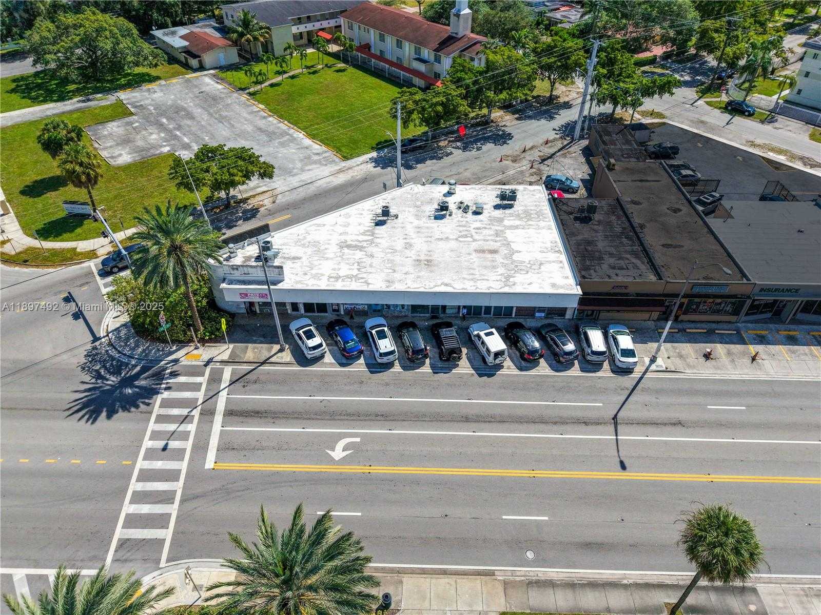 Small Image of 12985 WEST DIXIE HWY, North Miami Number 4