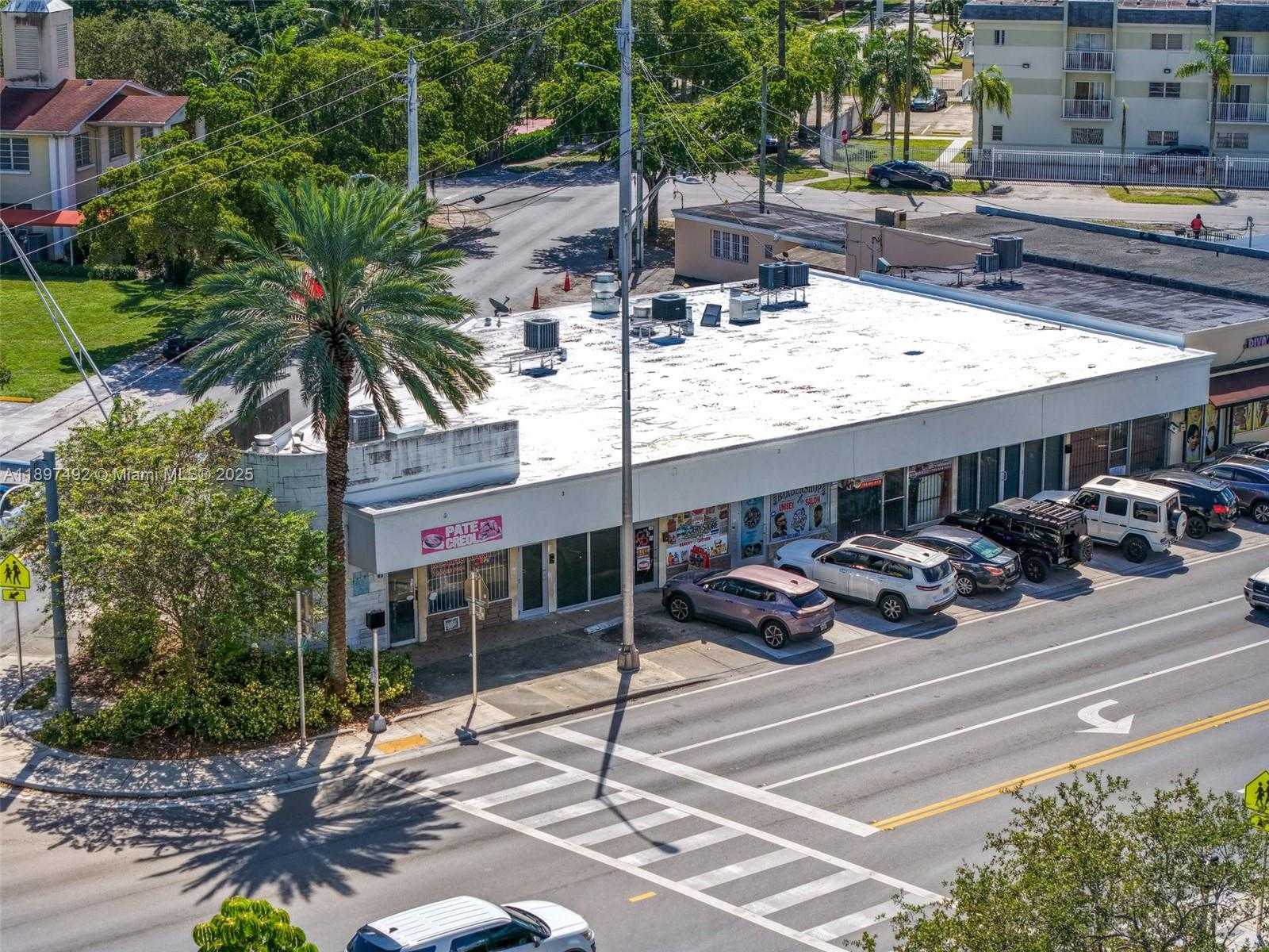 Small Image of 12985 WEST DIXIE HWY, North Miami Number 5