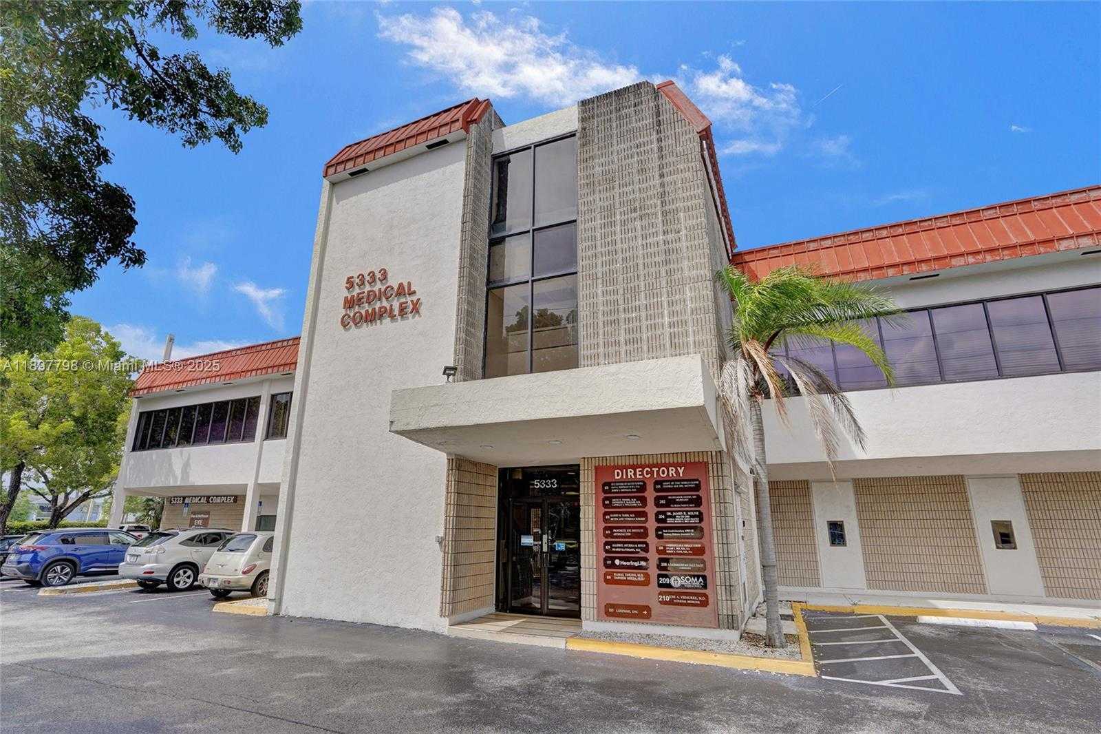 Small Image of 5333 NORTH DIXIE HWY, Oakland Park Number 2