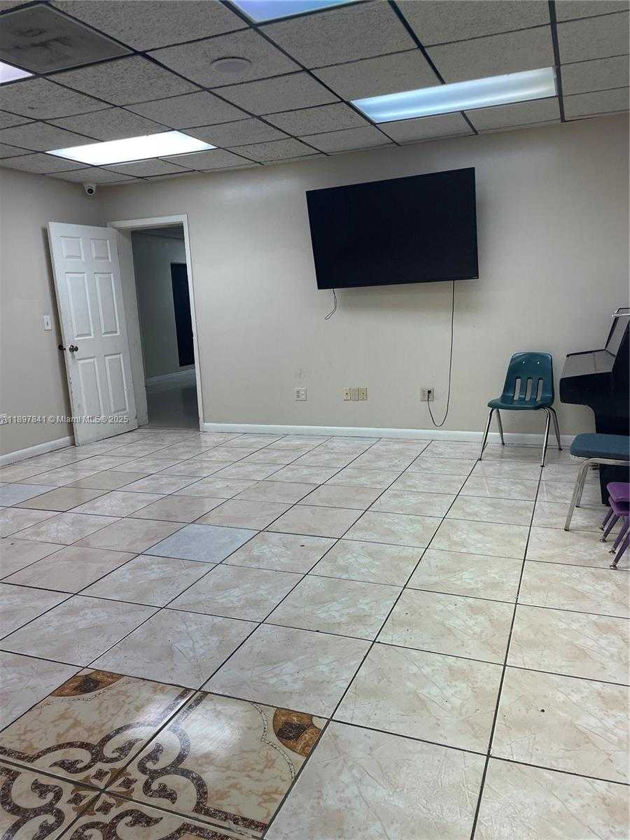 Small Image of 13018 NORTH EAST 8TH AVE, North Miami Number 6