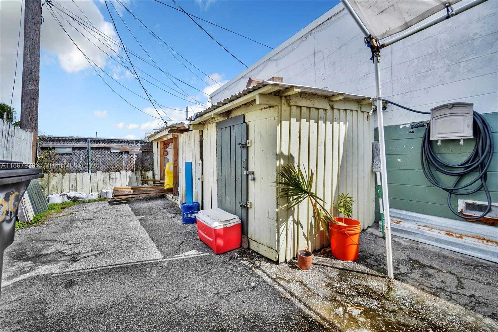 Small Image of 5509 BROADWAY, West Palm Beach Number 16