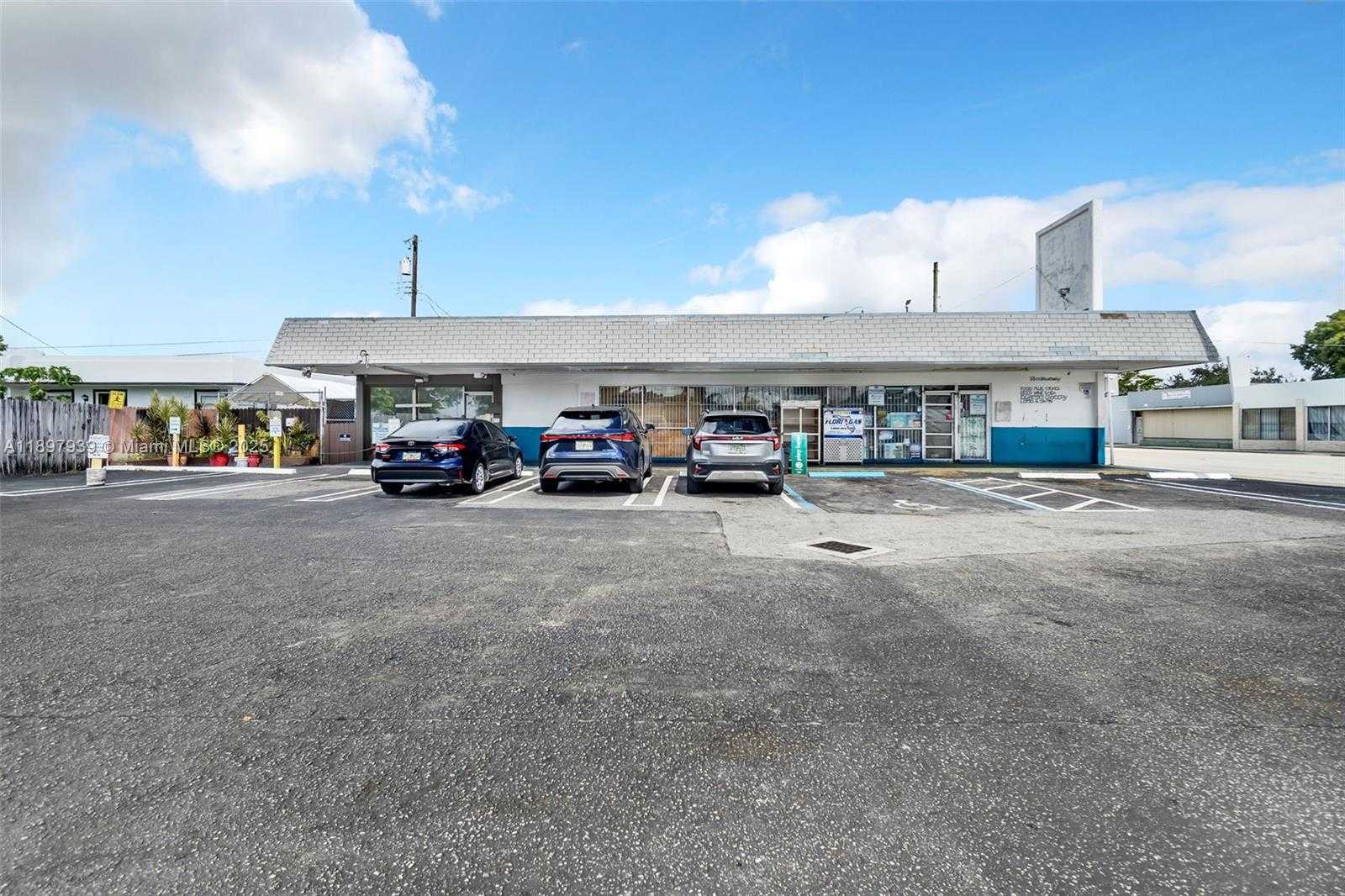 Small Image of 5509 BROADWAY, West Palm Beach Number 20