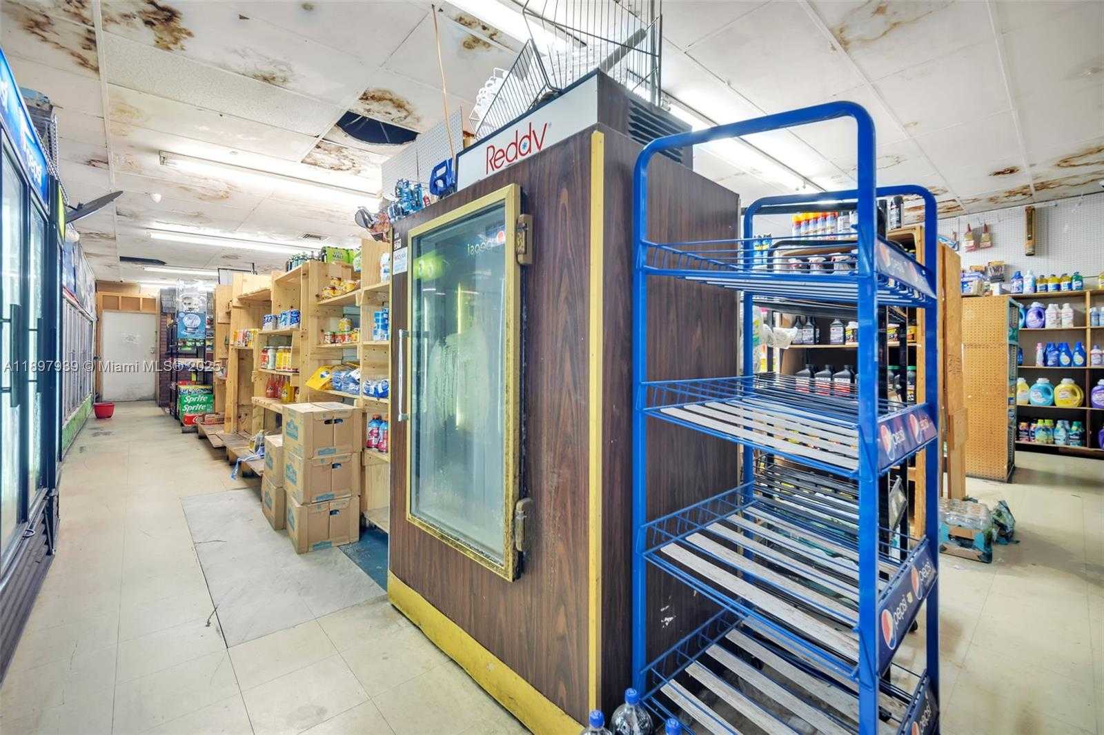 Small Image of 5509 BROADWAY, West Palm Beach Number 25