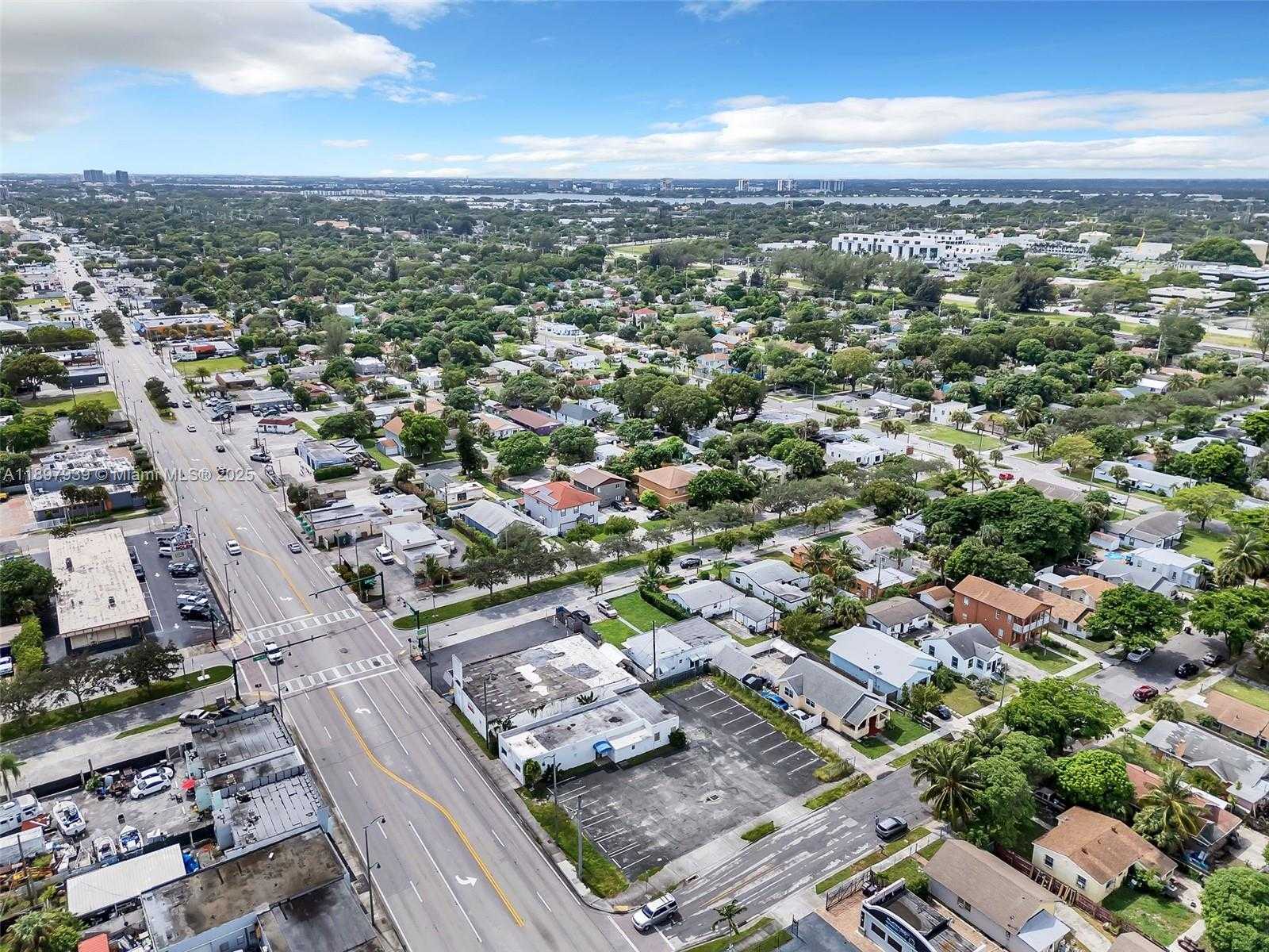 Small Image of 5509 BROADWAY, West Palm Beach Number 3