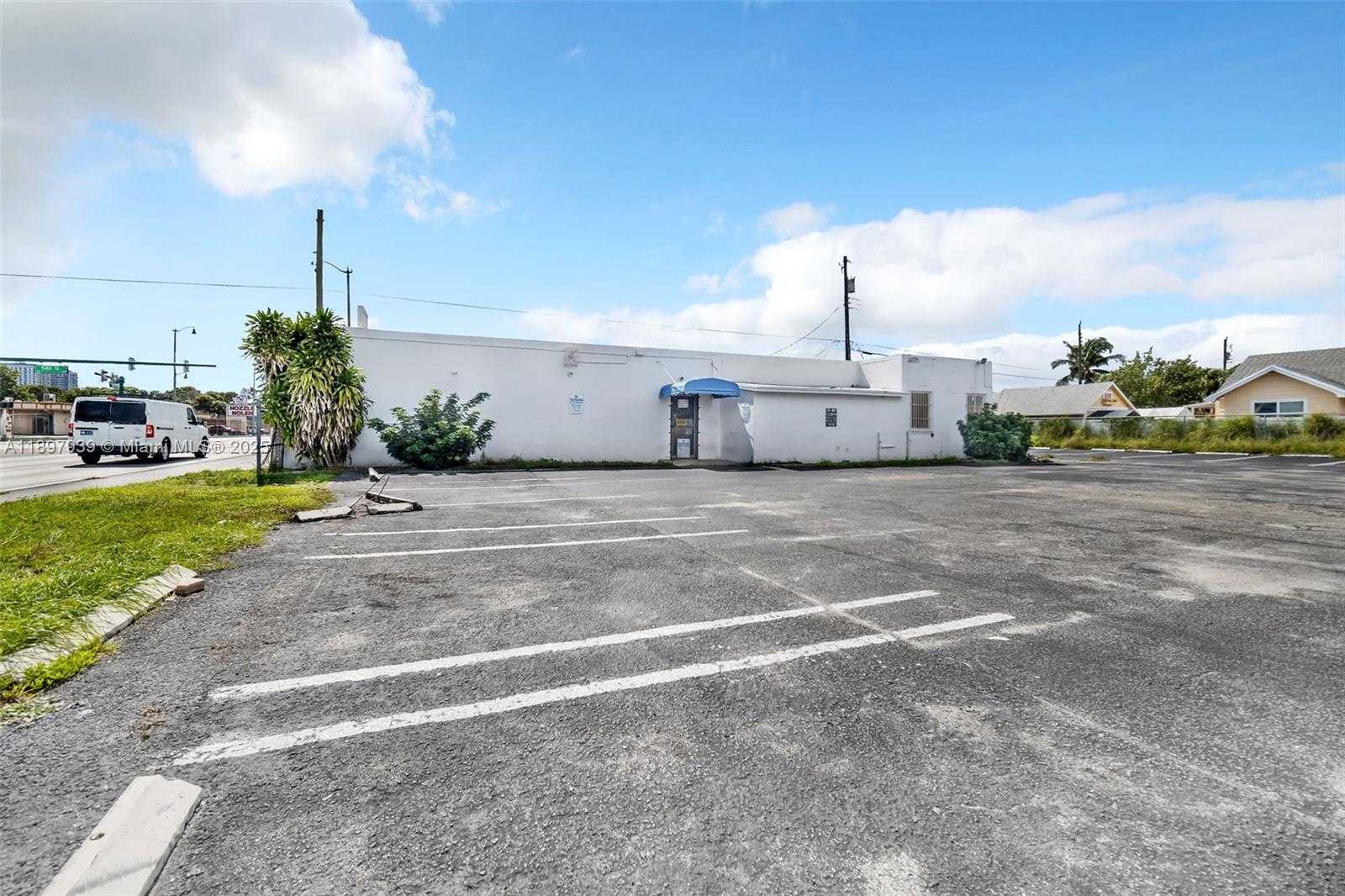 Small Image of 5509 BROADWAY, West Palm Beach Number 38