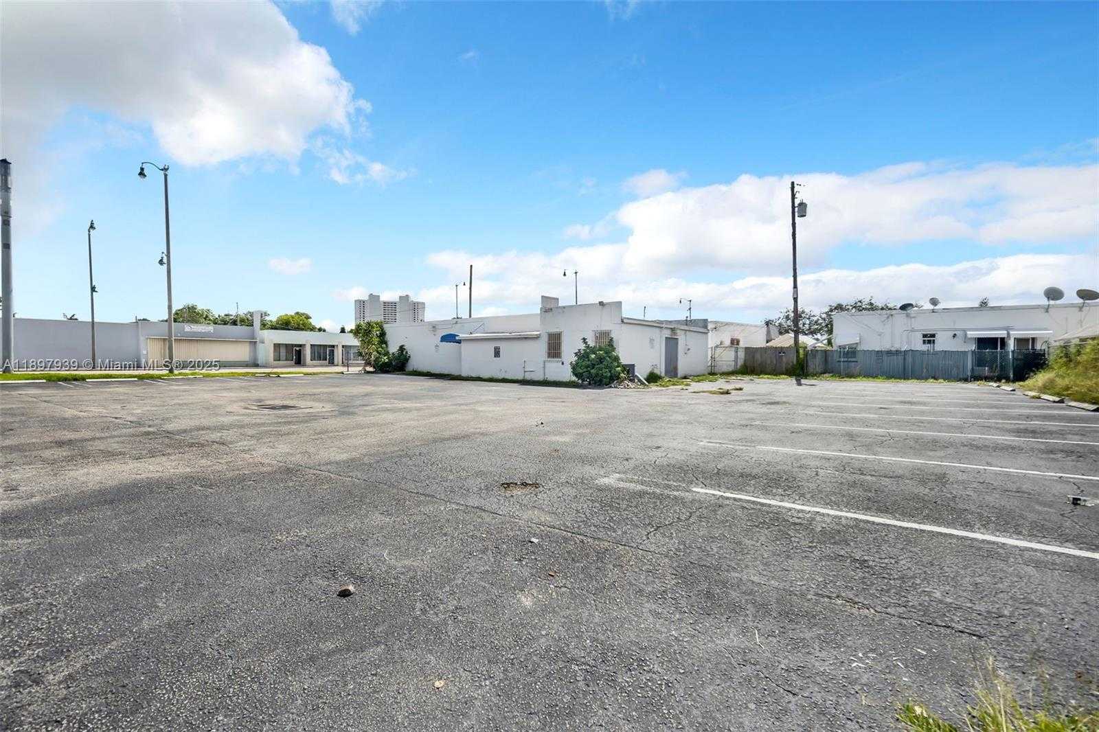 Small Image of 5509 BROADWAY, West Palm Beach Number 39