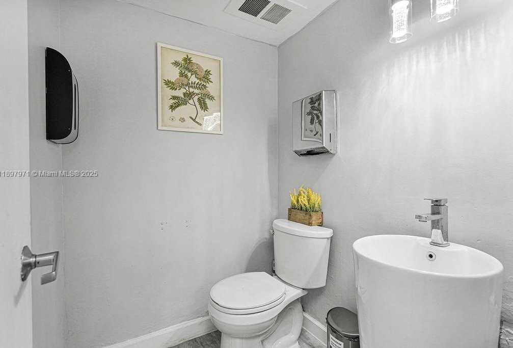 Small Image of 2645 SOUTH WEST 37TH AVE #101, Coral Gables Number 14