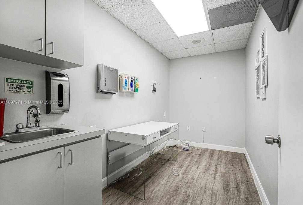 Small Image of 2645 SOUTH WEST 37TH AVE #101, Coral Gables Number 15