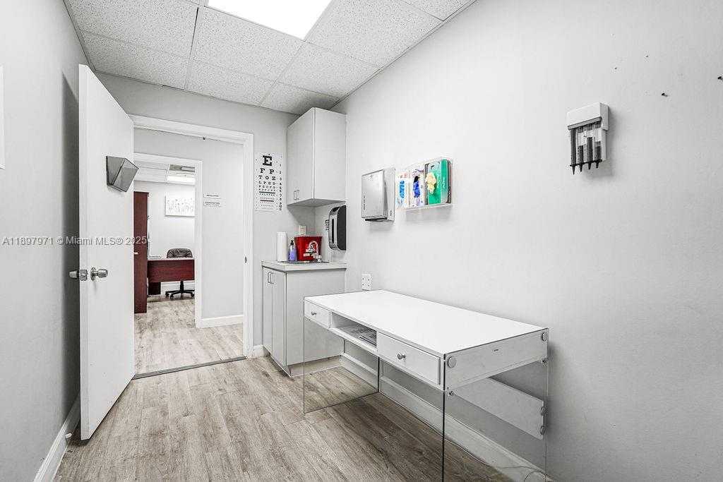Small Image of 2645 SOUTH WEST 37TH AVE #101, Coral Gables Number 16