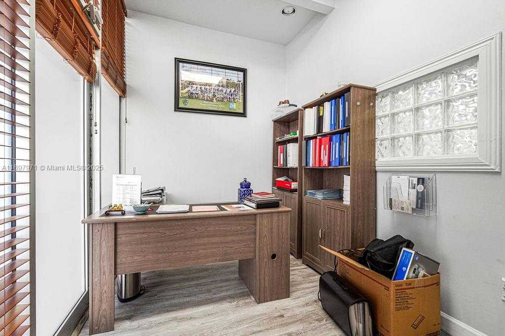 Small Image of 2645 SOUTH WEST 37TH AVE #101, Coral Gables Number 26