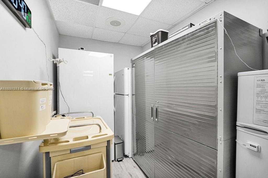Small Image of 2645 SOUTH WEST 37TH AVE #101, Coral Gables Number 47