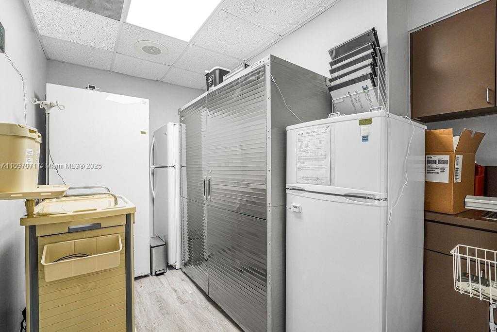 Small Image of 2645 SOUTH WEST 37TH AVE #101, Coral Gables Number 48