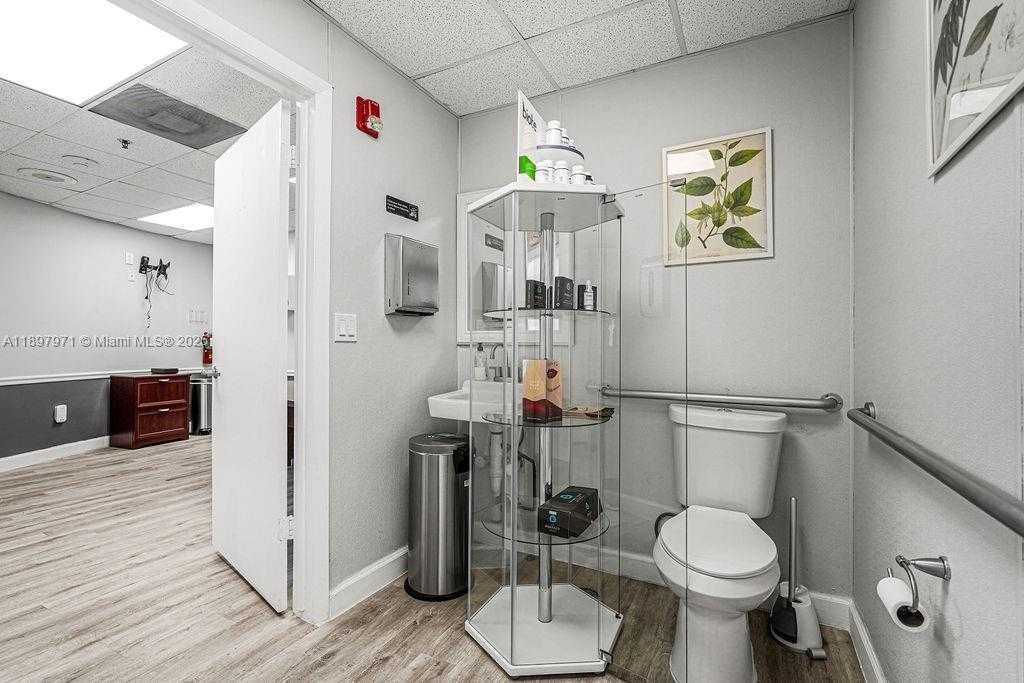 Small Image of 2645 SOUTH WEST 37TH AVE #101, Coral Gables Number 60