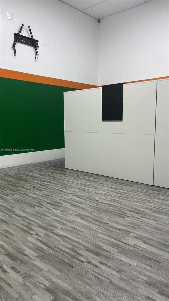 Small Image of 5 PALM PLAZA #Suite #5, Homestead Number 3